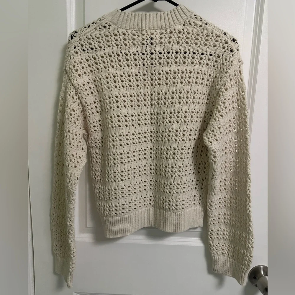 Universal Thread crewneck knit size small